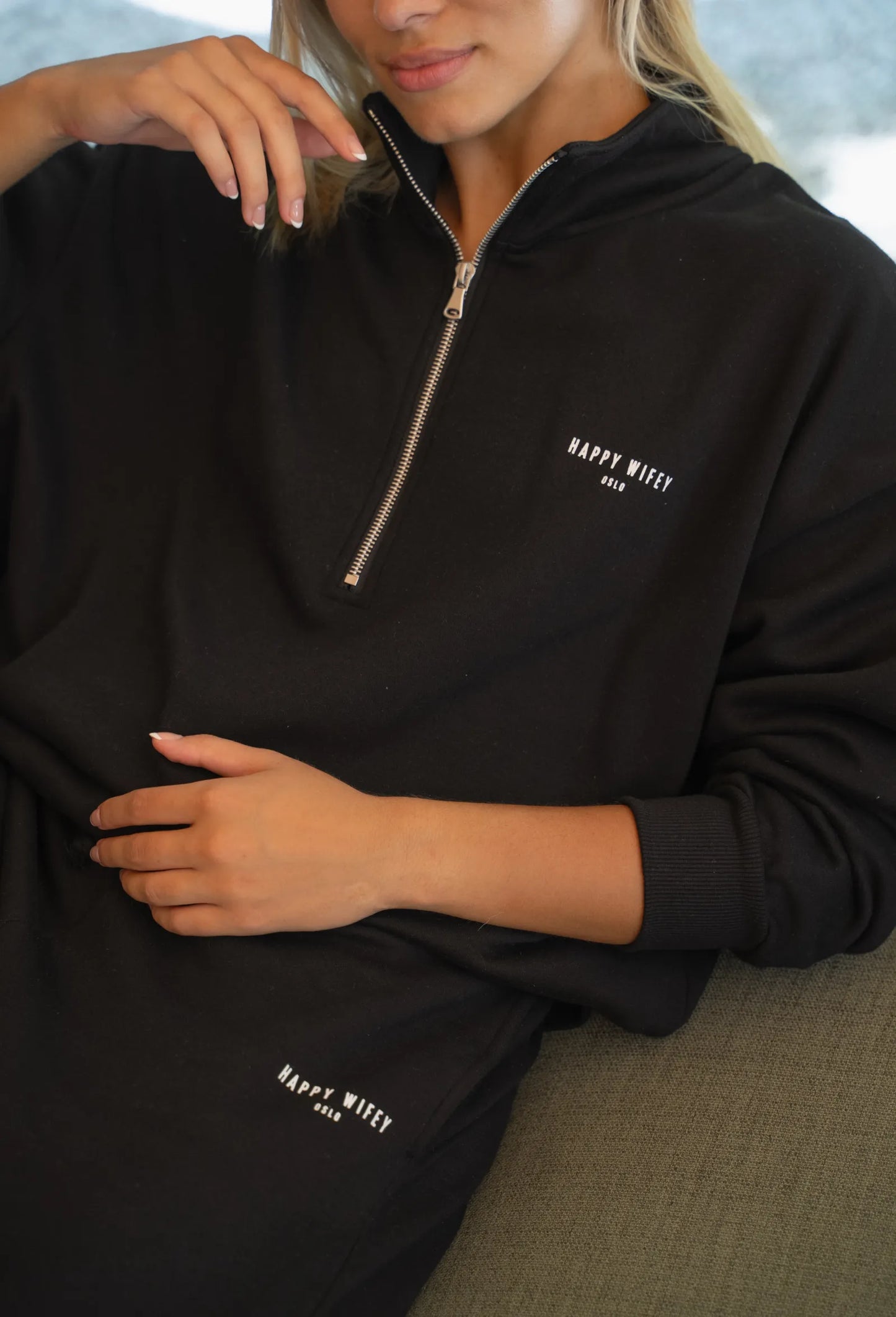 The Zip Sweatshirt in Black