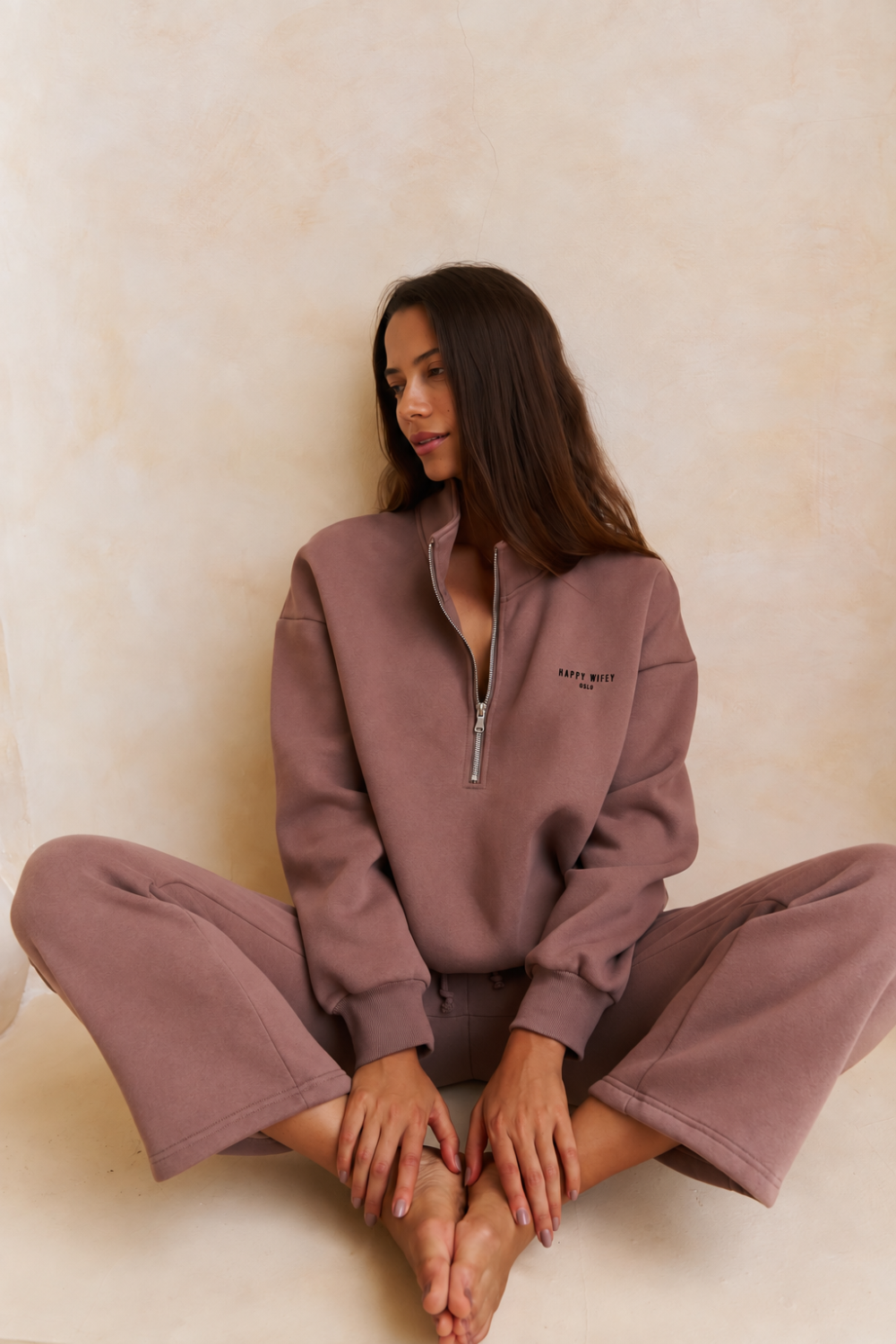 The Straight-Leg Sweatpants in Soft Brown