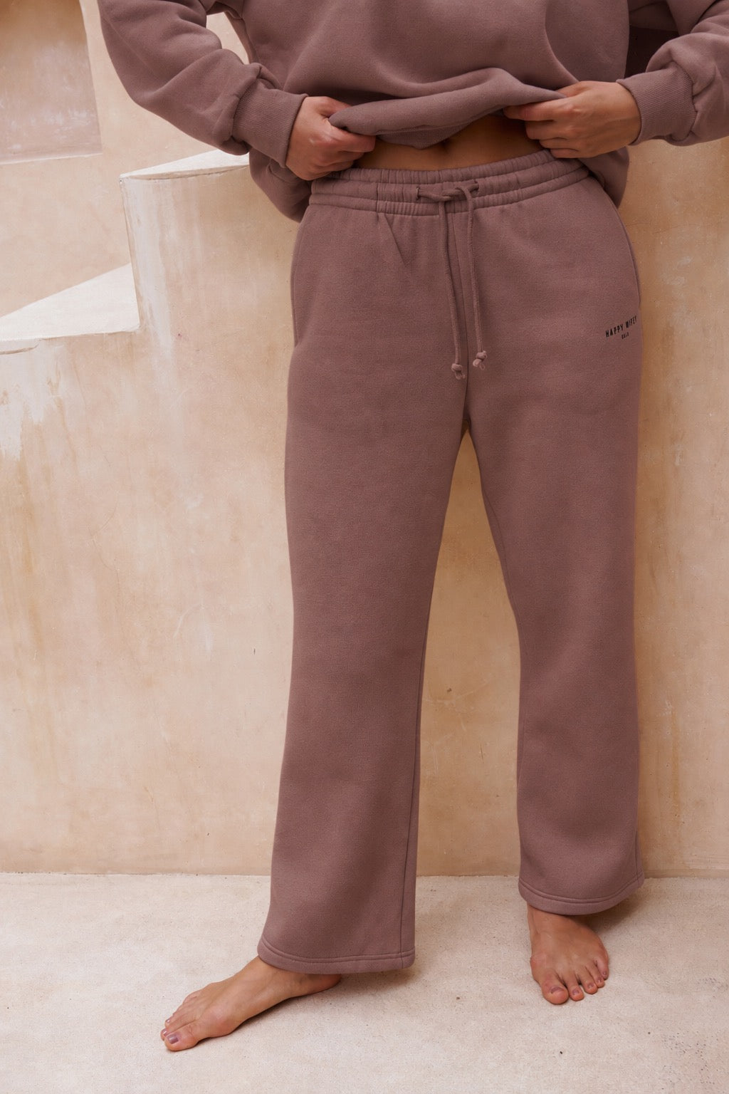 The Straight-Leg Sweatpants in Soft Brown