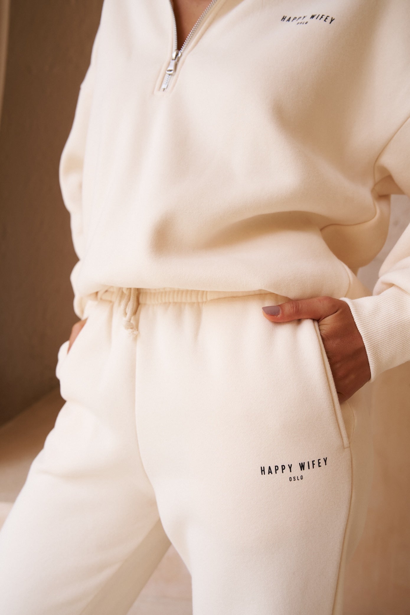 The Straight-Leg Sweatpants in Butter Cream